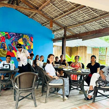 Pescador View - Beachfront & Nearby The Ocean Hostels & Restaurant モアルボアル エクステリア 写真