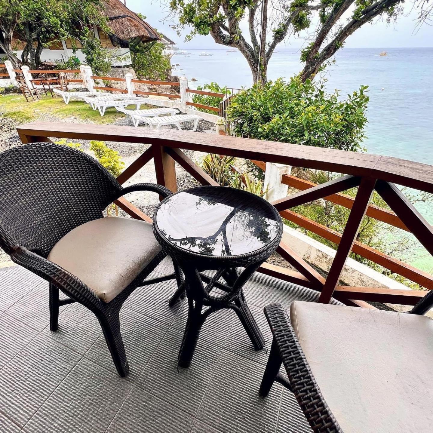 Pescador View - Beachfront & Nearby The Ocean Hostels & Restaurant モアルボアル エクステリア 写真