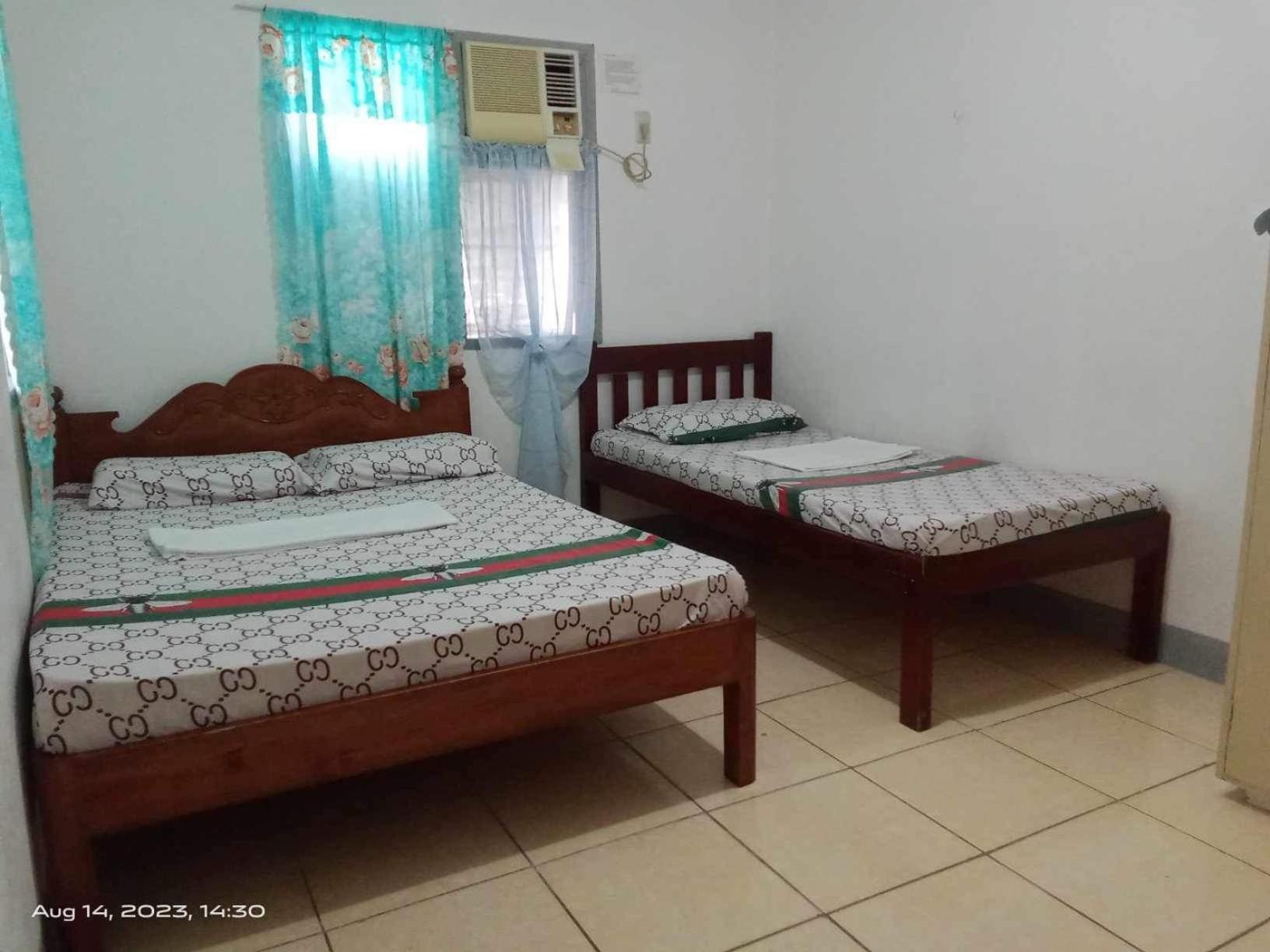 Pescador View - Beachfront & Nearby The Ocean Hostels & Restaurant モアルボアル 部屋 写真