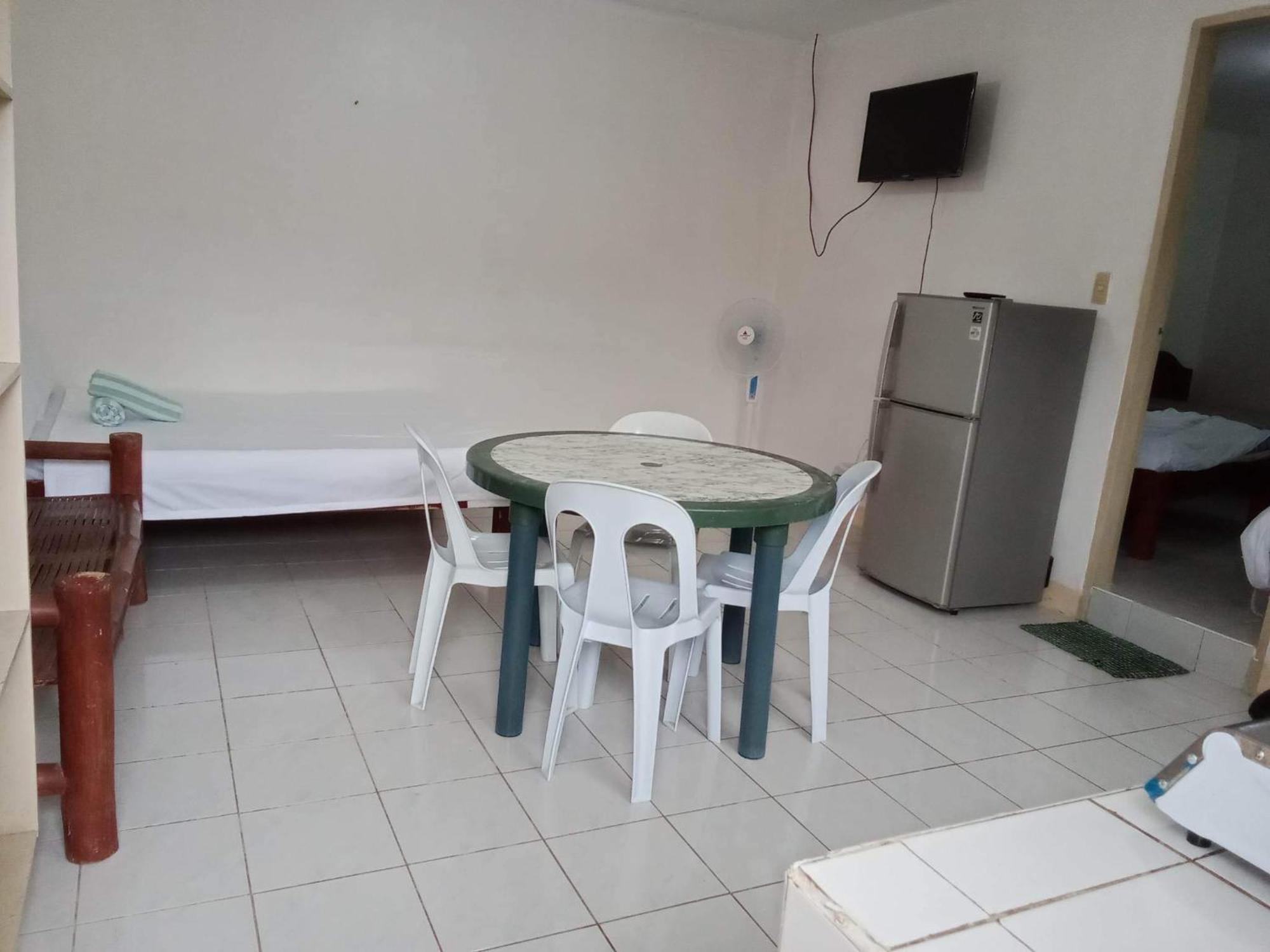 Pescador View - Beachfront & Nearby The Ocean Hostels & Restaurant モアルボアル 部屋 写真