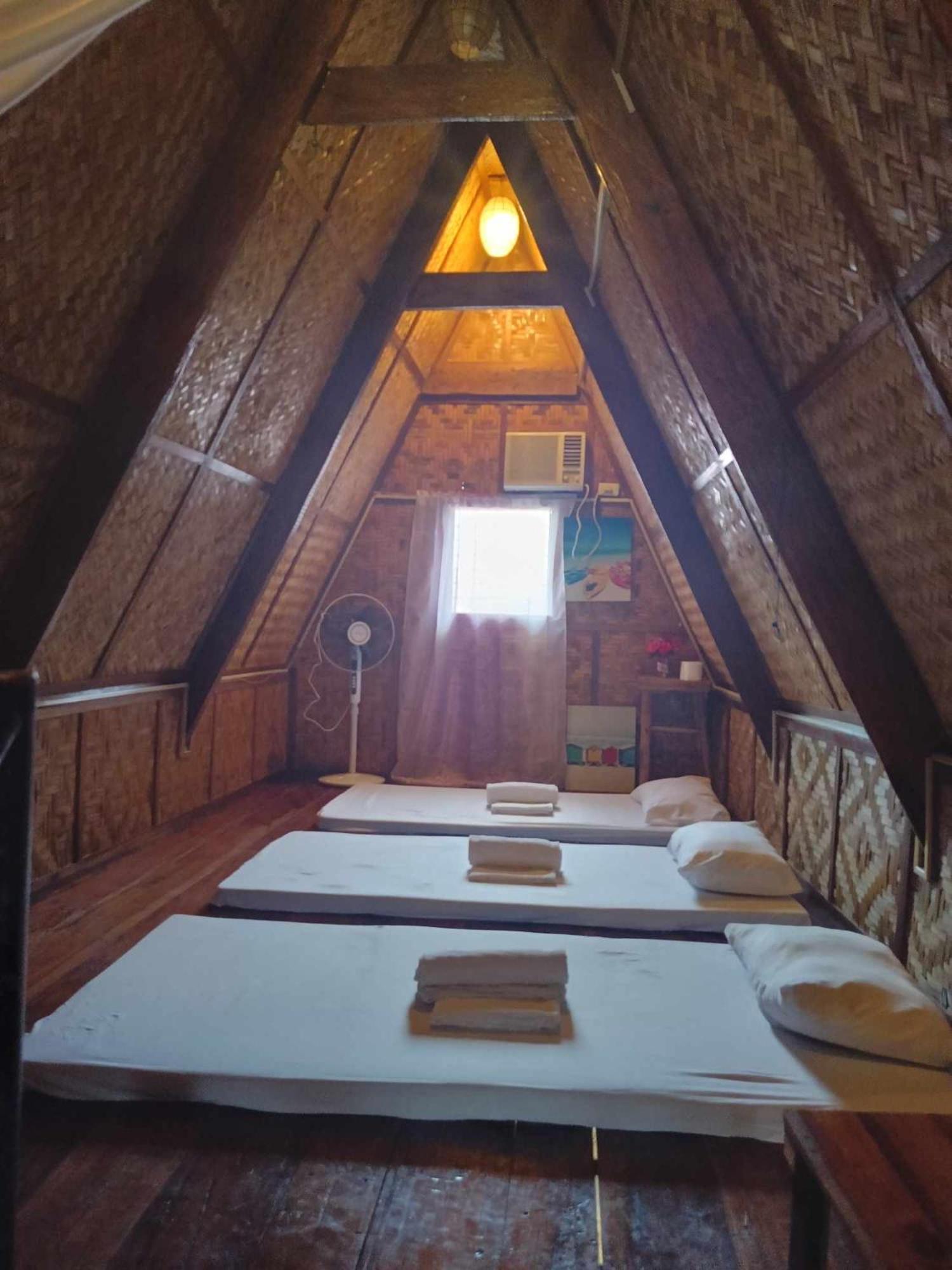 Pescador View - Beachfront & Nearby The Ocean Hostels & Restaurant モアルボアル 部屋 写真